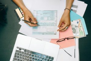 مالیات شرکت‌های خدماتی: قوانین و معافیت‌ها
