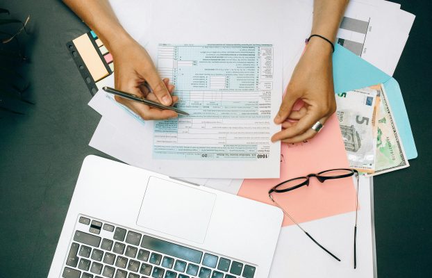 مالیات شرکت‌های خدماتی: قوانین و معافیت‌ها