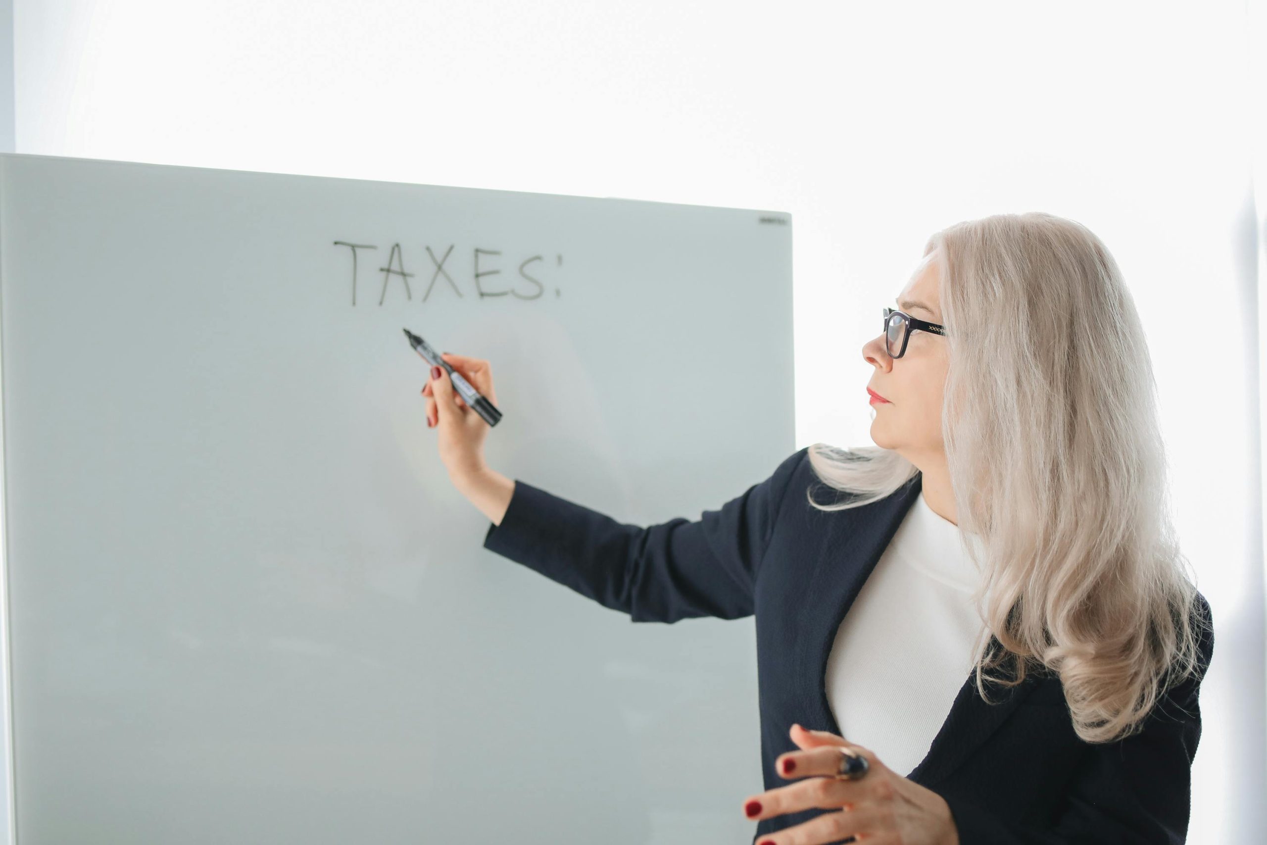 مشاوره مالیاتی | راهنمای جامع برای افراد و کسب‌وکارها